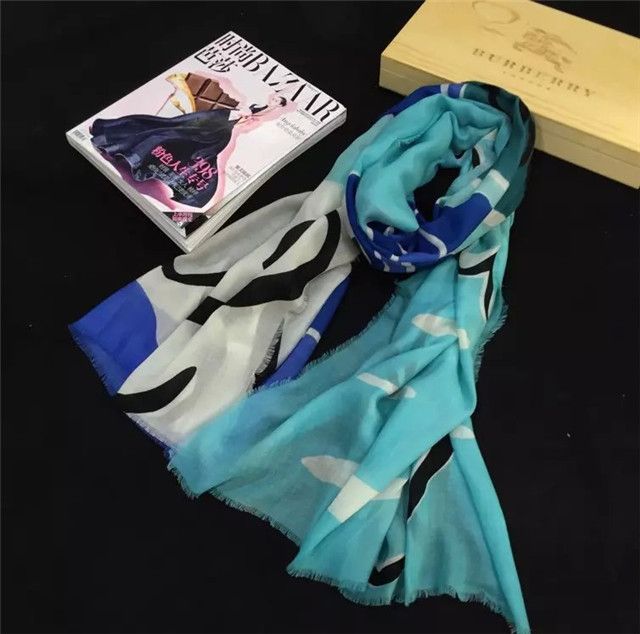バーバリーマフラーコピー バーバリー 2015最新入荷 3875867-008T ウール×シルク100%実物図撮影[1]