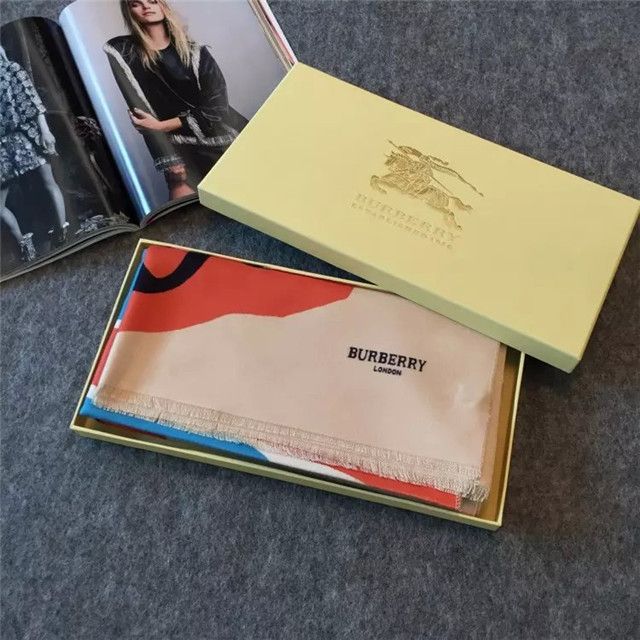 バーバリーマフラーコピー バーバリー 2015最新入荷 3875867-019T デジタルプリントロングマフラー 100%実物図撮影[3]