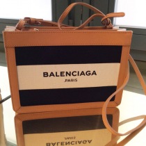 バレンシアガ390641KVS1Nスーパーコピー