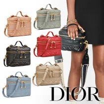 フォルムが可愛い♪ディオール トラベル 偽物☆スモール ヴァニティ バッグ☆S5488UNTR_M41G