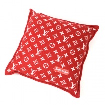 シュプリーム x ルイヴィトン シュプリーム x ルイヴィトンスーパーコピー MP1886 モノグラム Pillow モノグラム ピローRed レッド 赤2017〜2018AW