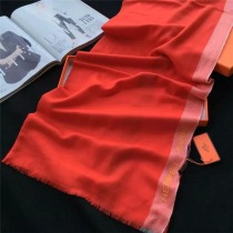 エルメスマフラーコピー エルメス 2015最新入荷 HMS2015002 シルクのスカーフ100%実物図撮影