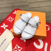 ルイ・ヴィトンスーパーコピー 厚底エンボス加工クラシック老眼スリッパ AB5562