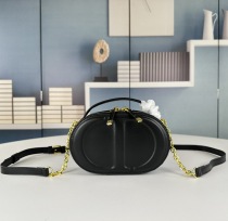 新作ディオールコピー シグネチャー オーバル カメラ 偽物バッグ D2201-2