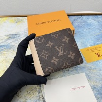大人気ルイ・ヴィトンコピー財布 モノグラム・マカサー キャンバス M82538