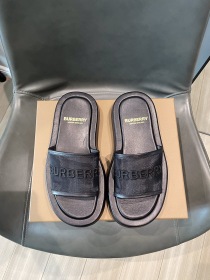 バーバリースーパーコピーの新作サンダル bur3256