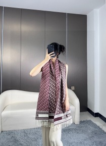 ディオールスーパーコピー新製品のプリント/刺繍柄スカーフ 596800584