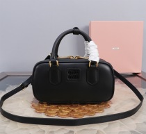 ミュウミュウスモール ブラック新品ボウリング激安バッグ 5BB147