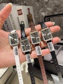 シャネル時計の最新カラーマッチングクラシックファッション 71500