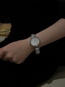 ブランドオメガ女性 クォーツスーパーコピー時計 OM5441