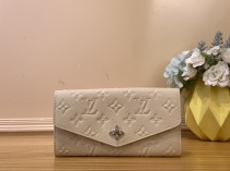 ルイヴィトン高級のパールホワイトスーパーコピー財布通販 m12172